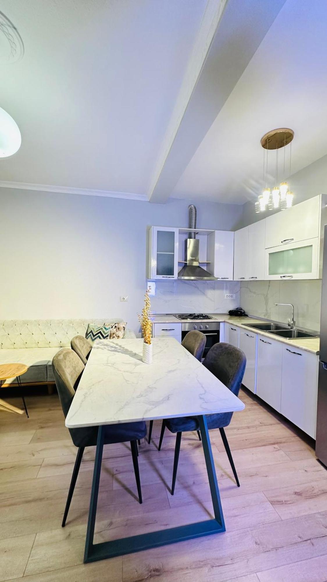 Bllok: Central Cozy Stay, 24/7 Self Check-In Tirana Exterior foto